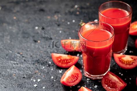 新鲜番茄汁。饮料/饮品蜡笔高清摄影大图-千库网