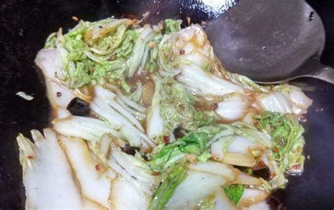 炒青菜总是出水很多，炒菜变汤菜，原来是有一步错了！