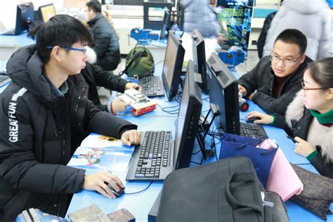 乌市首届中小学机器人编程大赛开展赛前培训 - 新疆时空信息技术有限公司