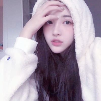 五官甜美女生头像图片