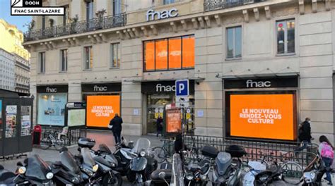 法国巴黎FNAC零售橱窗电子屏媒体-LED大屏广告资讯