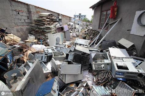 城市废品垃圾分类与回收利用PPT模板下载_编号lvabvkmq_熊猫办公