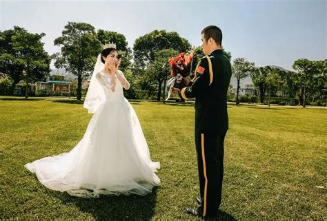 兵哥哥的集体婚礼超甜！军嫂的“嘱托信”引人泪奔 - 中国军网