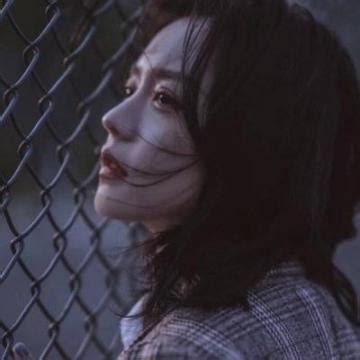 女生头像温柔伤感图片