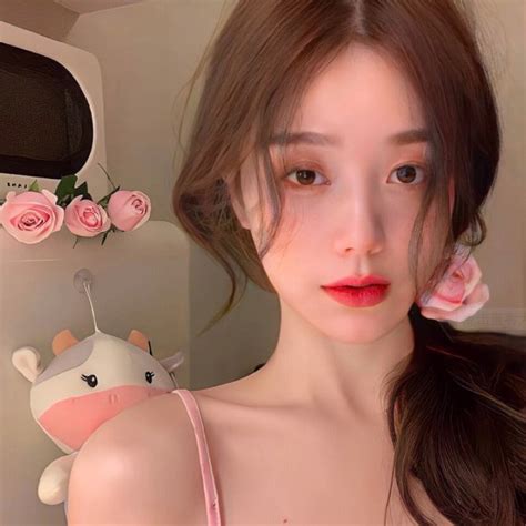 扎发型可爱甜美女生头像