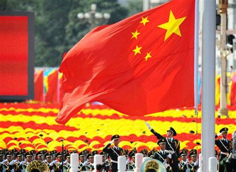 庆祝中华人民共和国成立73周年 自治区隆重举行升国旗仪式-天山区人民政府网站