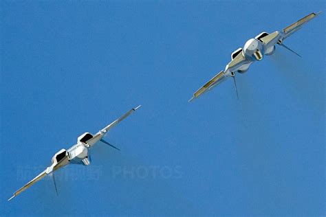 俄罗斯空军苏-57战斗机原型机飞行表演，8月底了|战斗机|俄罗斯空军|飞行_新浪新闻