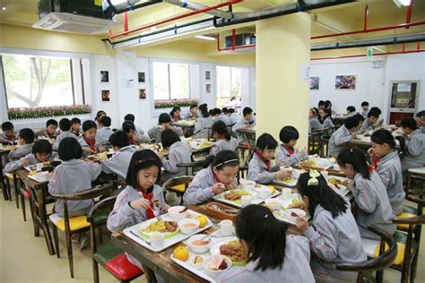 三江学院资助补助有哪些、食堂饭菜如何？|贫困补助、食堂|中专网