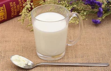 【羊奶粉】羊奶粉的功效与作用_羊奶粉的副作用与禁忌_绿茶说