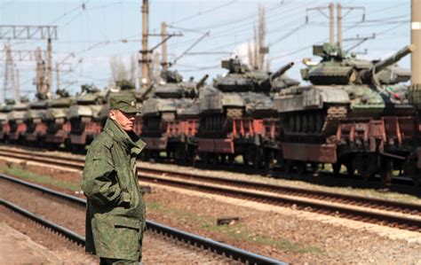 俄罗斯在乌克兰边境集兵15万，欧盟怂了：没有新的外交和经济战了|外交官|俄罗斯|乌克兰_新浪新闻