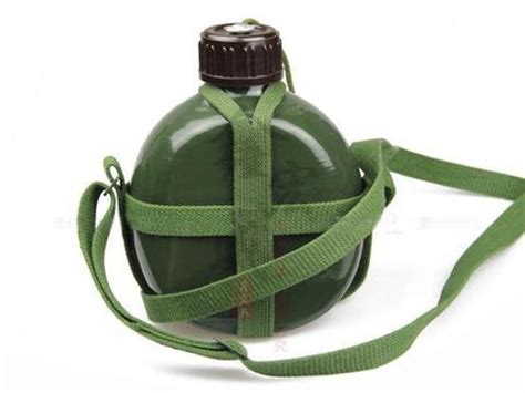 户外运动野营迷彩壶腰型水壶 可背挂便携沙漠壶 军训战术训练水壶-阿里巴巴
