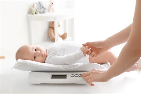 刚出生婴儿体温多少正常（新生儿体重增长标准）-幼儿百科-魔术铺