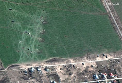 马里乌波尔战事激烈 卫星拍摄到俄军坦克和炮兵阵地_凤凰网