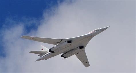外形上如同漂亮的白天鹅，与中国擦肩而过的图-160轰炸机|轰炸机|白天鹅|外形_新浪新闻