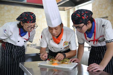 上海西餐厨师专业前景如何？_新东方烹饪教育（上海校区）【官网】
