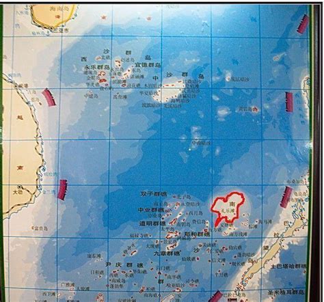 现场视频：菲律宾擅拆中国在黄岩岛海域设置的漂浮屏障_凤凰网视频_凤凰网