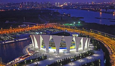 上海东方体育中心为篮球世界杯亮灯 璀璨夺目