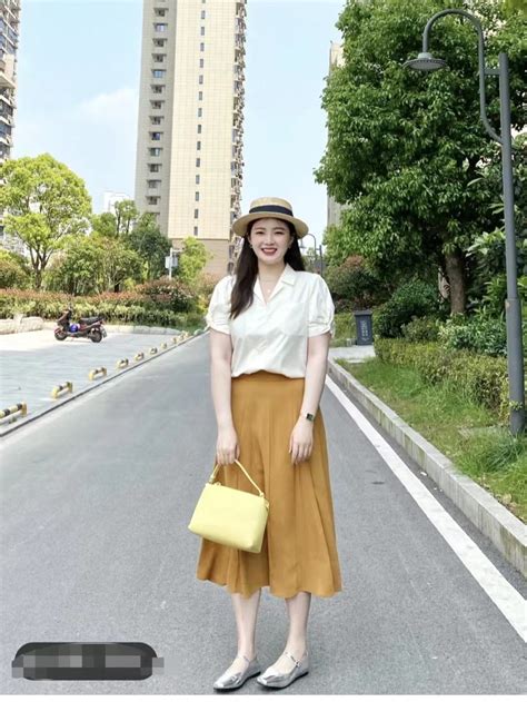 温柔开朗微胖的女生头像