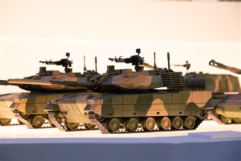 中国15式坦克技术水准世界一流！四大方面全面超越美俄同级型号__凤凰网