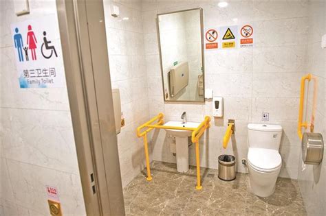 妈妈带男娃该上哪种厕所？深圳“第三卫生间”有点难找_深圳新闻网