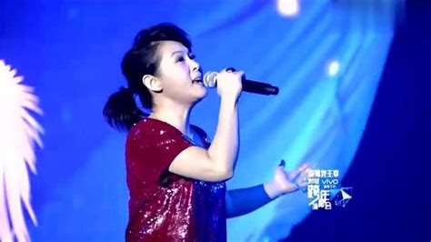 刘若英演唱《很爱很爱你》《当爱在靠近》，首首都是大合唱！