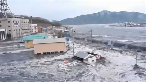 实拍洪水爆发全过程，城市建筑被摧毁殆尽，画面太可怕了_腾讯视频