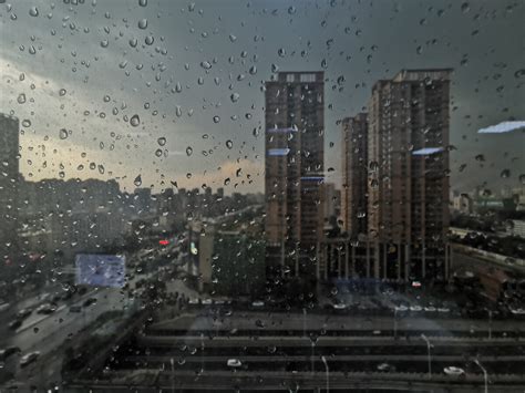 落雨的窗外图片大全,窗外雨图片,窗外雨图片夜晚_大山谷图库