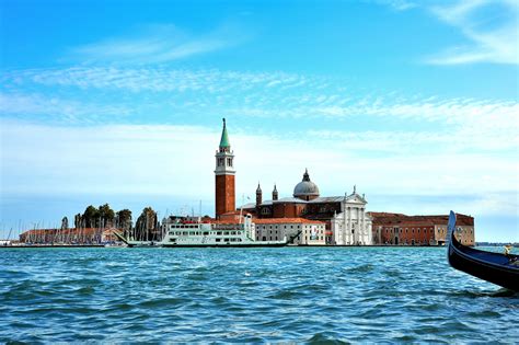 威尼斯人建筑学桑Gondolas在意大利威尼斯运河上停泊高清图片下载-正版图片307915685-摄图网