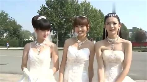 《夏家三千金》花絮：三姐妹的婚纱，婚纱下面穿着长裤，不敢想_腾讯视频