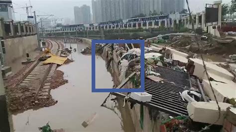 郑州一小区200多米围墙倒塌俩月，业主家里多次被盗-大河新闻