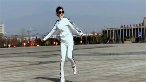 中国体育舞蹈联合会拉丁舞伦巴金牌单人五级