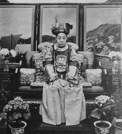 清朝12位皇后真实容貌：比来比去，还是溥仪的皇后相貌娇美！