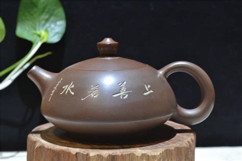 钦州坭兴陶如意茶壶线刻