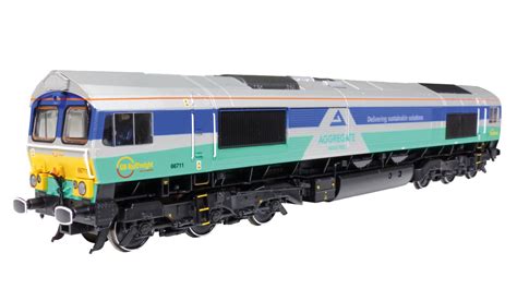 MainlineDiesels.net - 2015-04-07 - [GB] GBRf 66711 in its new Aggregate ...