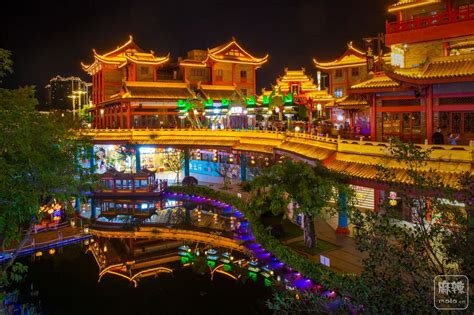 四川眉山：东坡印象水街流光溢彩夜色美-人民图片网