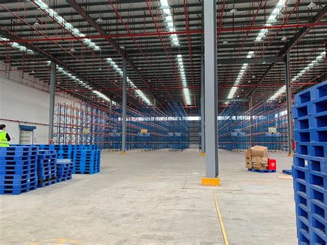 大型仓库可以选择的仓储货架类型推荐-恒力达智能装备
