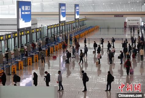 重庆机场3月初每日航班增至600架次 航班量呈恢复趋势|航班|航线|新冠肺炎_新浪新闻