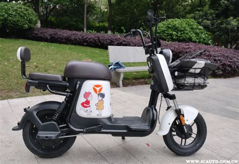 新款婴幼儿电动摩托车男女孩充电遥控三轮车音乐灯光玩具童车赠品-阿里巴巴