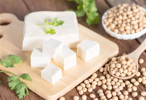 豆腐脑的热量(卡路里cal),豆腐脑的功效与作用,豆腐脑的食用方法,豆腐脑的营养价值