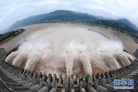 媒体:不能包管一切的三峡大坝能防多大洪水_手机新浪网