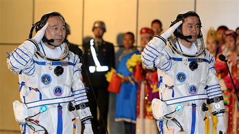 2013年6月20日，我国首次太空授课开始 - 中国军网