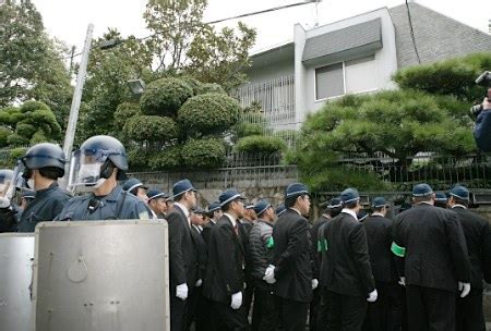 日本山口组举办成立100周年纪念活动 警方加强警戒_凤凰资讯