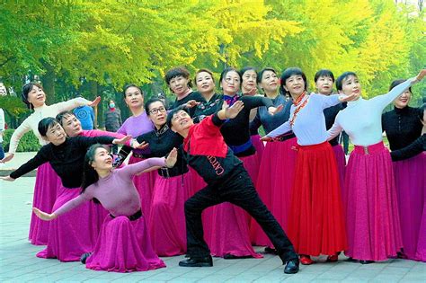 “红动湘赣 礼赞中国”红舞邀请赛决赛在韶山举行 - 市州精选 - 湖南在线 - 华声在线
