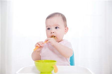 你还在给宝宝喝米汤吗？别傻了，它真没多少营养！
