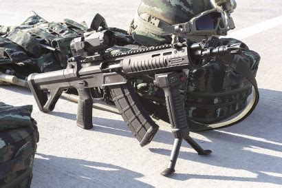 组图：VSS微声狙击步枪 可以穿透防弹背心 (3)--军事--人民网