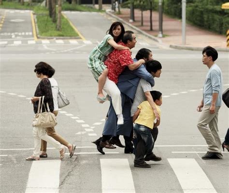 韩国高分家庭温馨电影，虽然人不在了，但一直陪在你们身边，《开心家族》电影解说