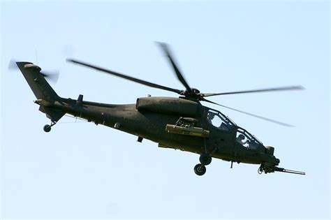 中国第一代武装直升机，强大的火力让人羡慕不已|直升机|武装直升机|法国_新浪新闻