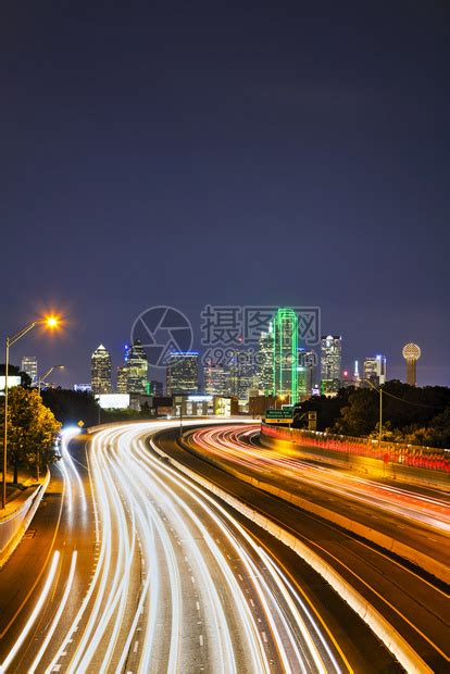 达拉斯德州城市景色在夜间的目地灯高清图片下载-正版图片307587026-摄图网