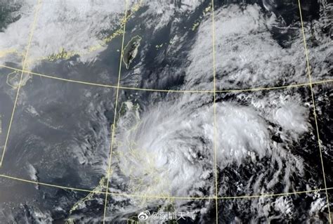 台风“红霞”影响海南 三亚暴雨多路段积水影响出行-天气图集-中国天气网