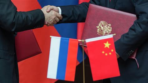 2021年中俄贸易创新高 一文了解中俄双边贸易市场现状与发展趋势 2018-2020年连续三年中国与俄罗斯贸易总额突破1000亿美元。2021 ...